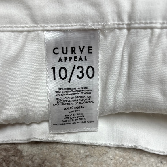 Shorts - Picture 3 of 3